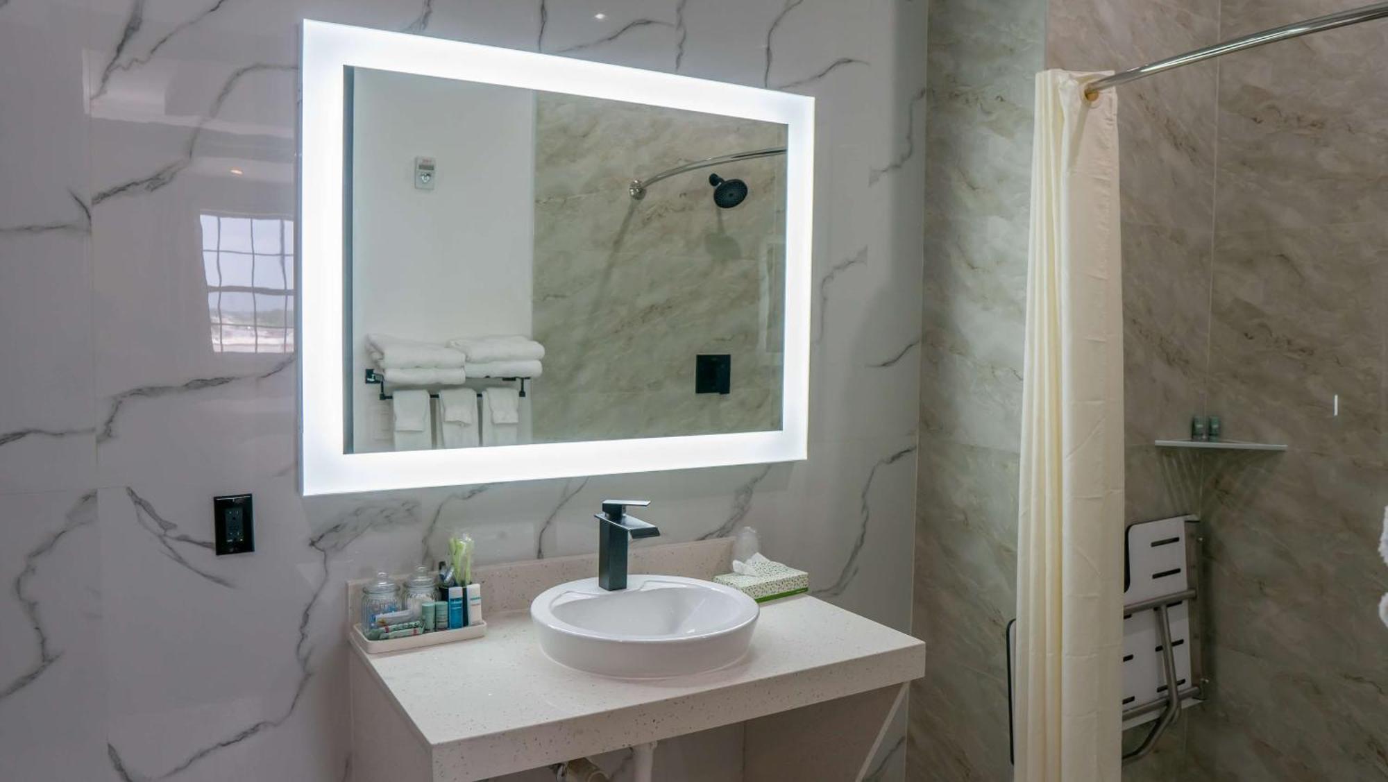 סאות' יוסטון Surestay Hotel By Best Western Houston Southeast מראה חיצוני תמונה